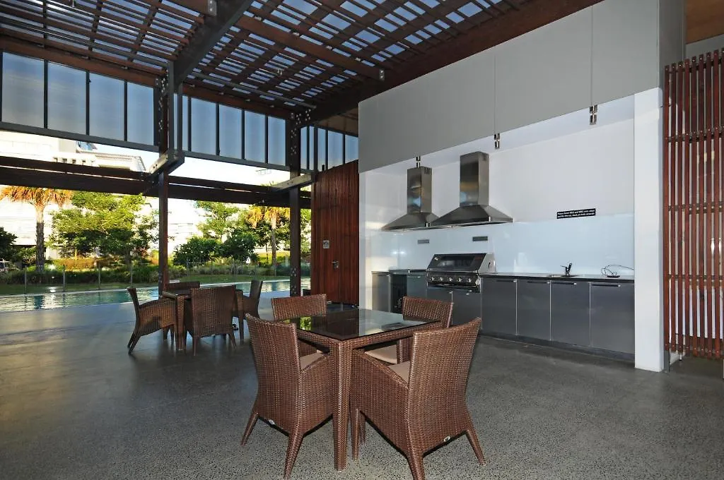 Allisee Apartments Gold Coast 4*,